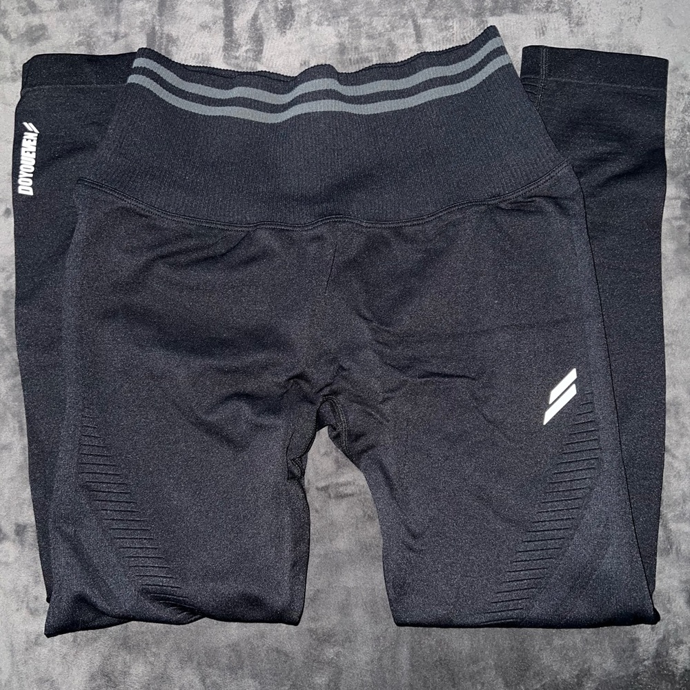 NWOT DYE Scrunch Seamless legging